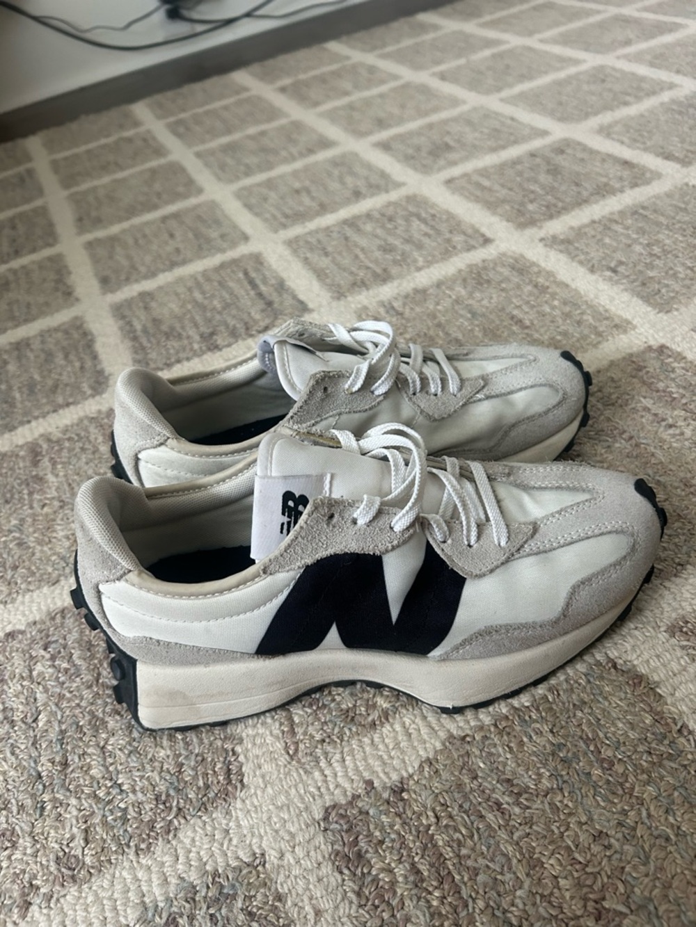 New Balance Women’s 327 Sneakers - Picture 6 of 7